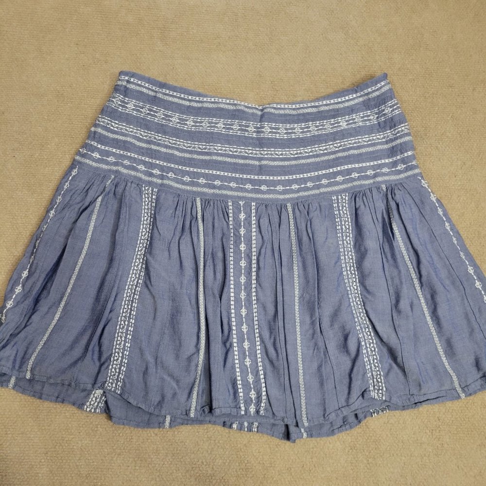 White House Black Market Light Blue Embroidered Mini Skirt
